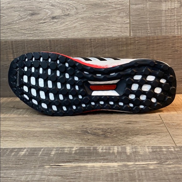 Adidas Ultraboost DNA M Running Shoes - Picture 4 of 5